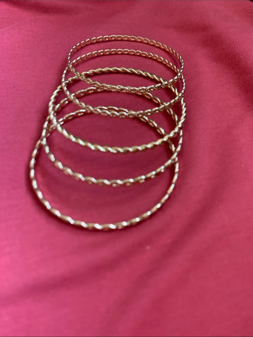 NWOT Classic Twisted Gold-Tone Bangle Bracelet Set - Women Jewelry